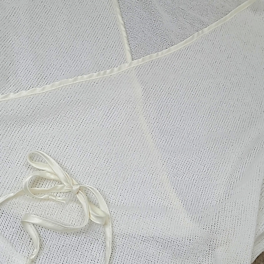 Bali Collection Canada Wrap Top Satin Trim Size Large - Picture 3 of 9